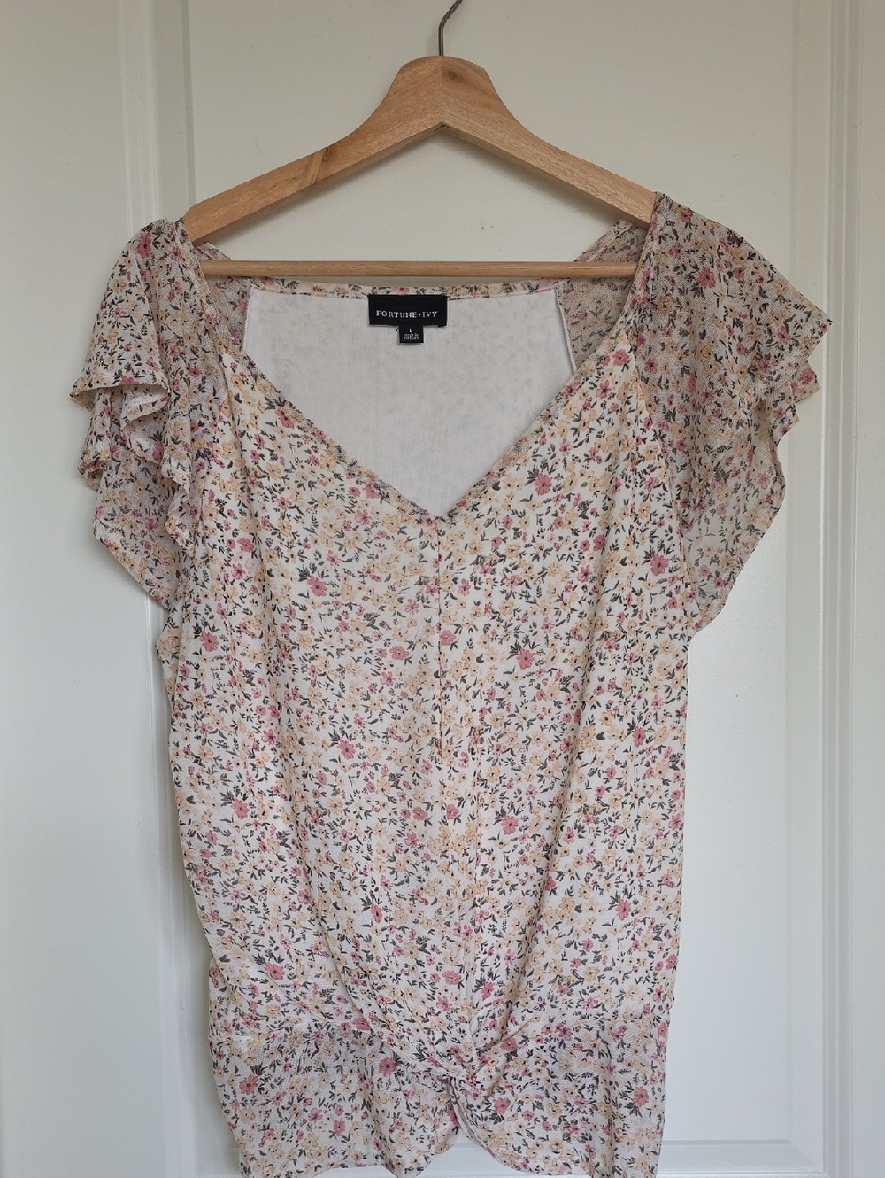 Fortune + Ivy Cream Floral V-Neck Ruffle Sleeve Top